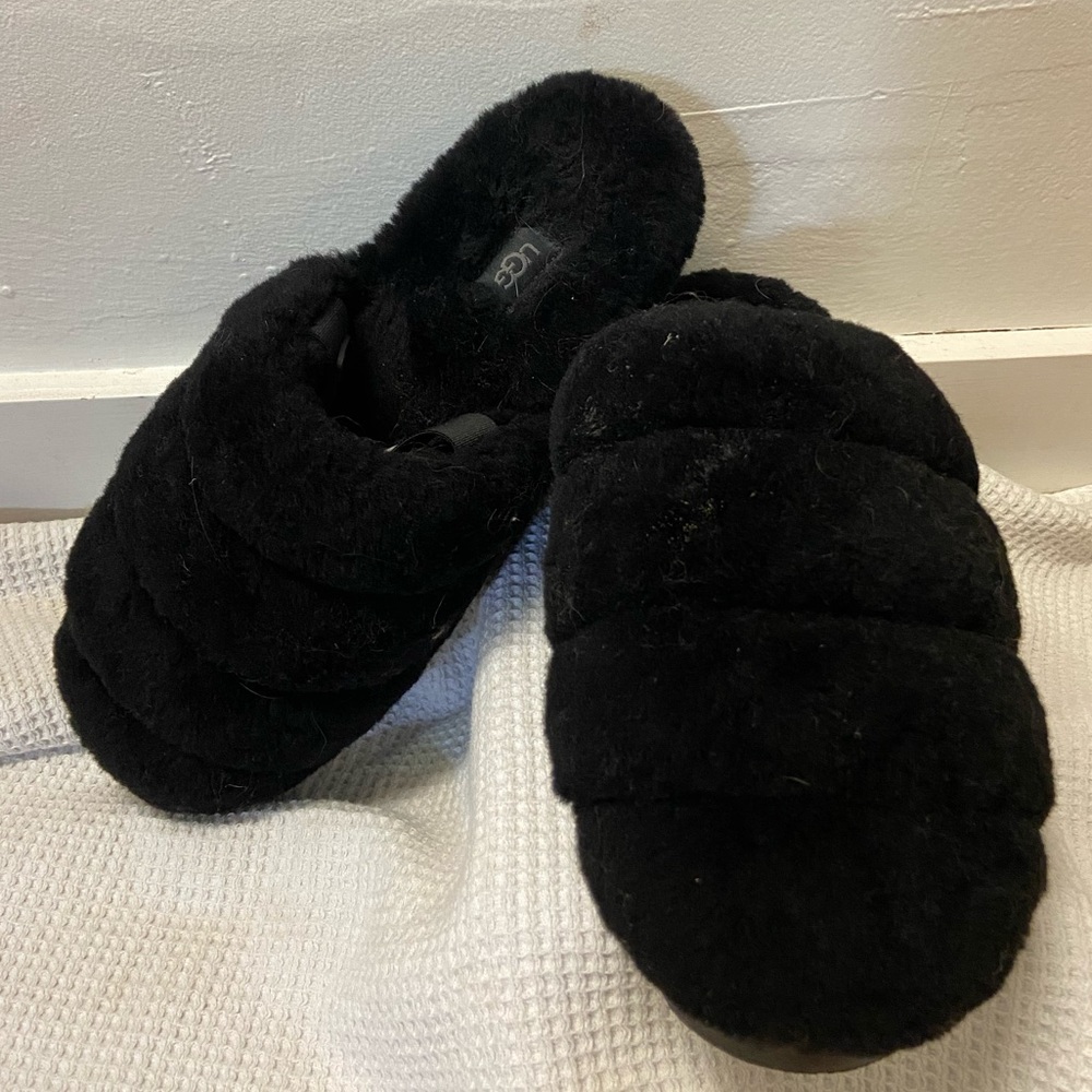 Ugg slippers size 11 Women’s
